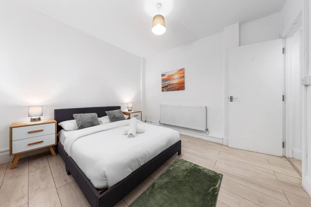 Holiday Home Near Kings Cross Sleep 12 Sp7 Londres Extérieur photo