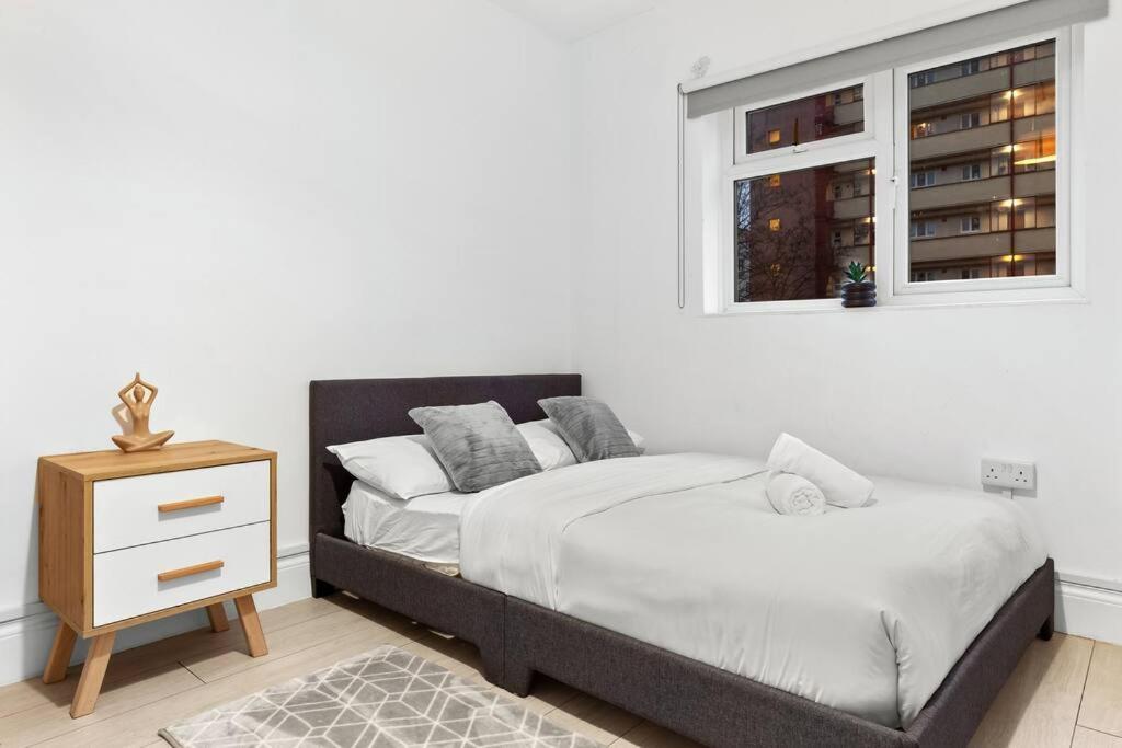 Holiday Home Near Kings Cross Sleep 12 Sp7 Londres Extérieur photo