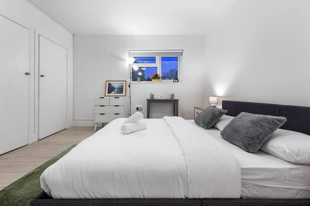 Holiday Home Near Kings Cross Sleep 12 Sp7 Londres Extérieur photo