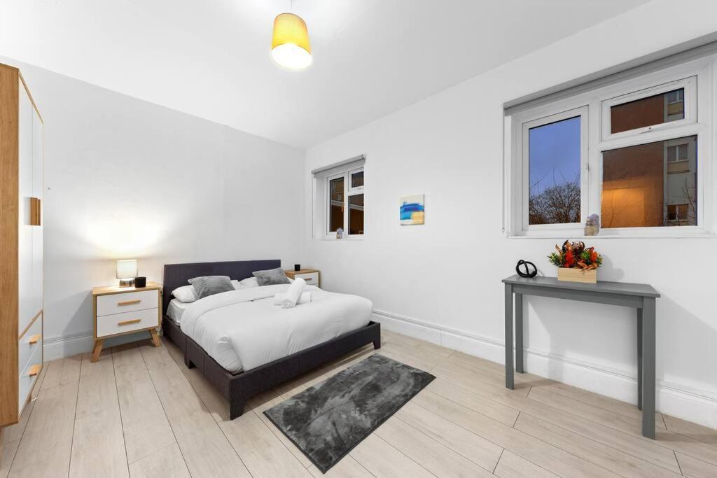 Holiday Home Near Kings Cross Sleep 12 Sp7 Londres Extérieur photo