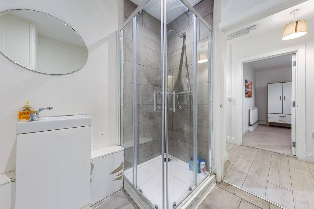 Holiday Home Near Kings Cross Sleep 12 Sp7 Londres Extérieur photo