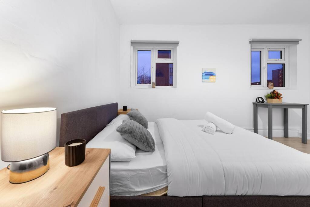 Holiday Home Near Kings Cross Sleep 12 Sp7 Londres Extérieur photo