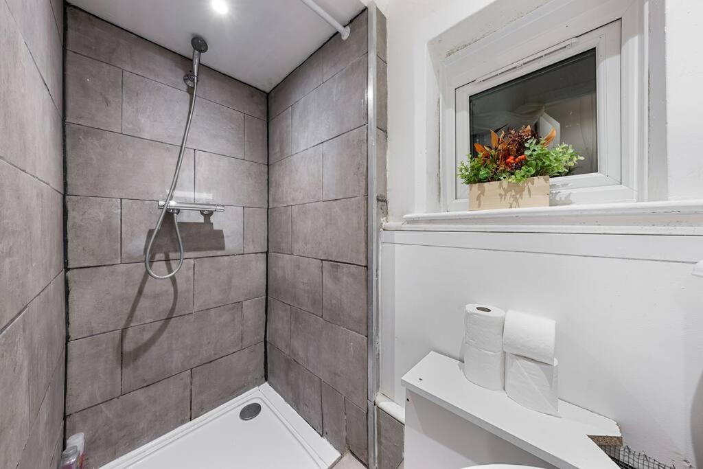 Holiday Home Near Kings Cross Sleep 12 Sp7 Londres Extérieur photo