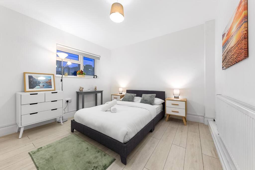 Holiday Home Near Kings Cross Sleep 12 Sp7 Londres Extérieur photo